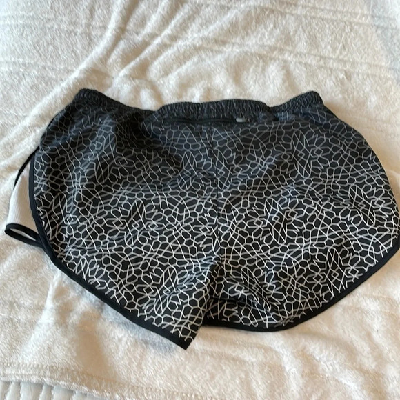 Nike Dri-Fit geometric print running shorts size small - Picture 6 of 8